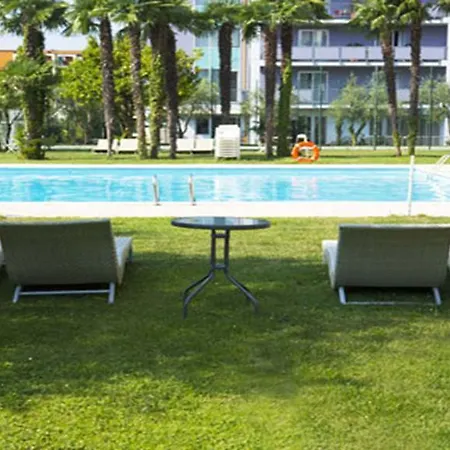 Hotel apartamentowy Monica