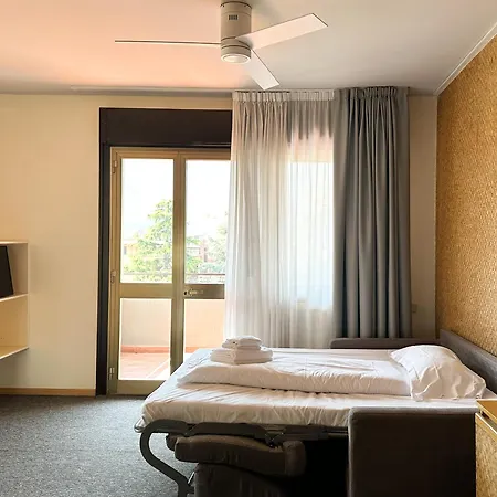 Hotel apartamentowy Monica Riva
